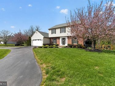 401 RUSSELL AVENUE, DOUGLASSVILLE, PA 19518