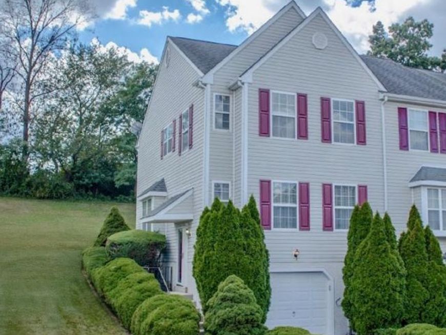 239 Spring Valley Way, Aston, PA 19014 Main Photo