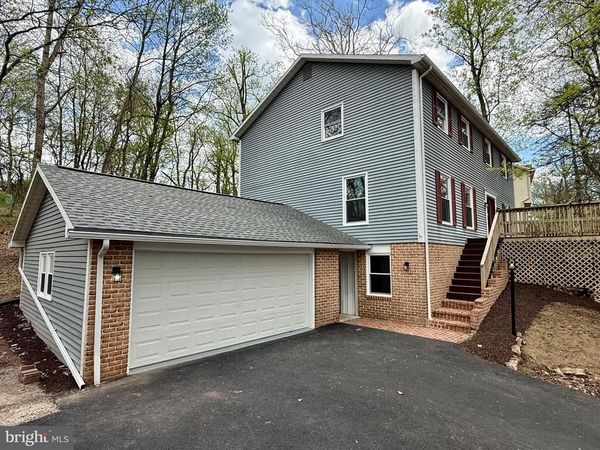 11 PINE TREE DRIVE , NEW CUMBERLAND, PA 17070