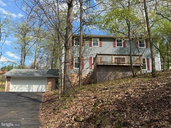 11 PINE TREE DRIVE, NEW CUMBERLAND, PA 17070