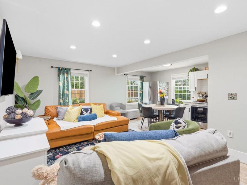 1110 Springfield, Unit A15, Wyoming, OH 45215 Photo 12