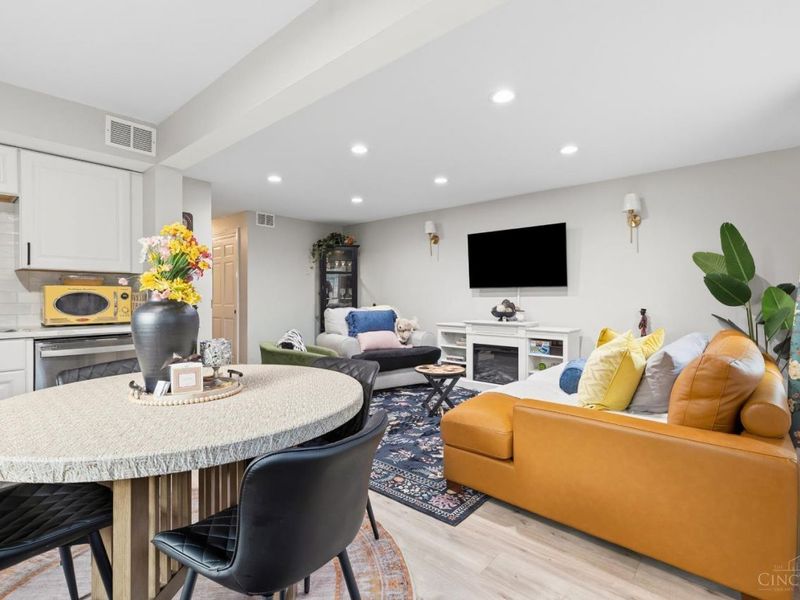 1110 Springfield, Unit A15, Wyoming, OH 45215 Photo 19