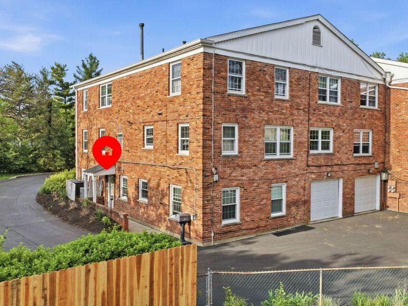 1110 Springfield, Unit A15, Wyoming, OH 45215 Photo 2