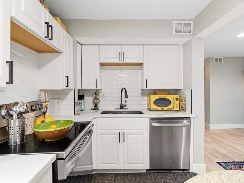 1110 Springfield, Unit A15, Wyoming, OH 45215 Photo 21