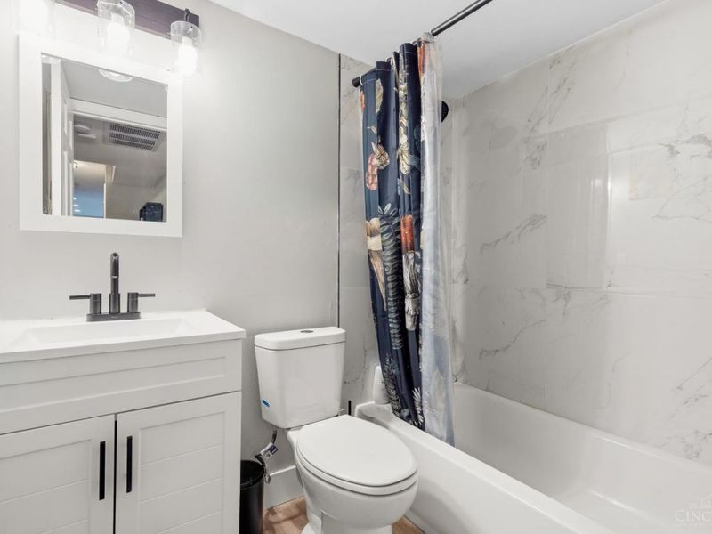 1110 Springfield, Unit A15, Wyoming, OH 45215 Photo 22