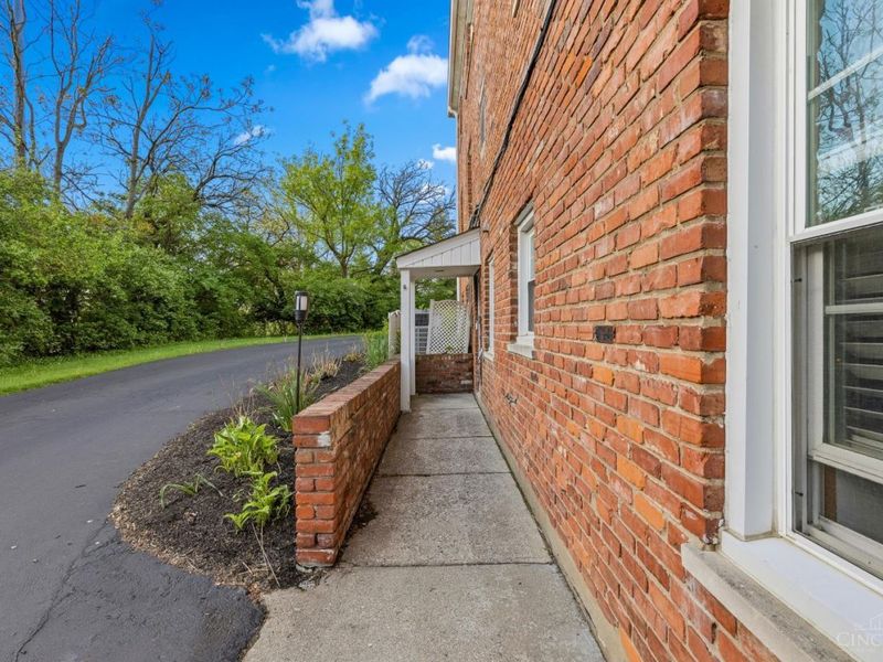 1110 Springfield, Unit A15, Wyoming, OH 45215 Photo 4