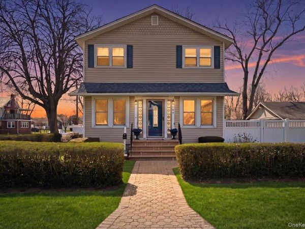 197 S 4th Street , Lindenhurst, NY 11757