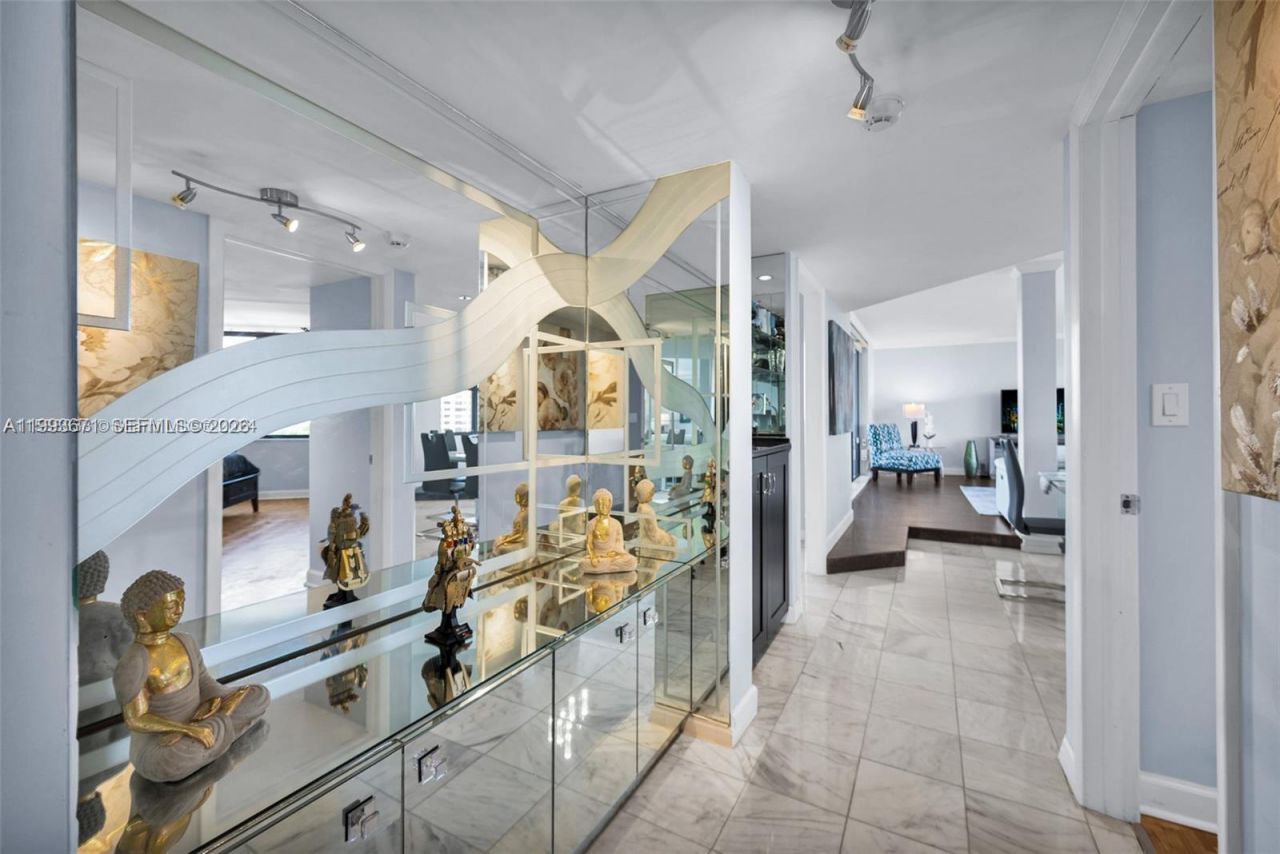 300 Three Islands Blvd, Unit 108, Hallandale Beach, FL 33009 Photo