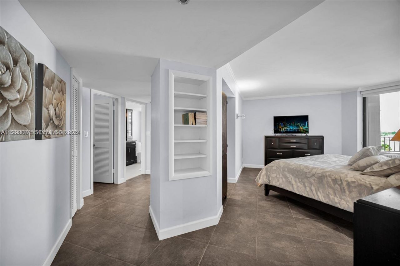 300 Three Islands Blvd, Unit 108, Hallandale Beach, FL 33009 Photo