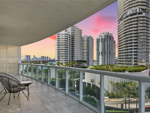 450 Alton Rd, Unit 910, Miami Beach, FL 33139