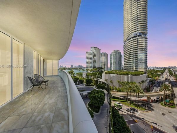 450 Alton Rd, Unit 910, Miami Beach, FL 33139