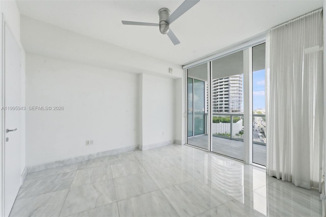 450 Alton Rd, Unit 910, Miami Beach, FL 33139 Photo