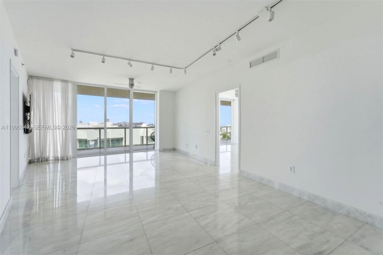 450 Alton Rd, Unit 910, Miami Beach, FL 33139 Photo