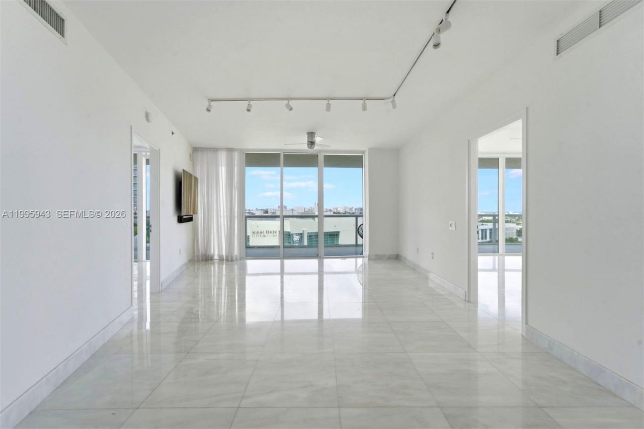 450 Alton Rd, Unit 910, Miami Beach, FL 33139 Photo