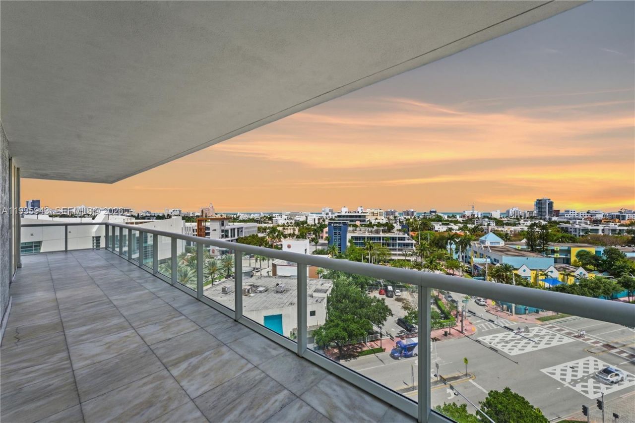 450 Alton Rd, Unit 910, Miami Beach, FL 33139 Photo
