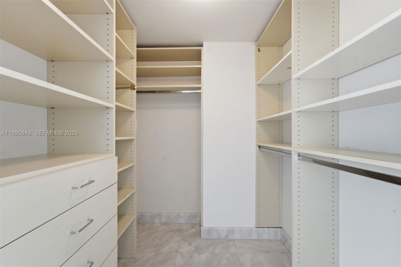 450 Alton Rd, Unit 910, Miami Beach, FL 33139 Photo