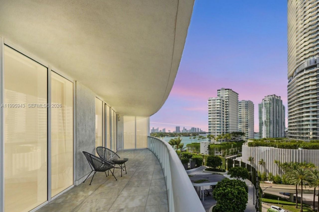 450 Alton Rd, Unit 910, Miami Beach, FL 33139 Photo