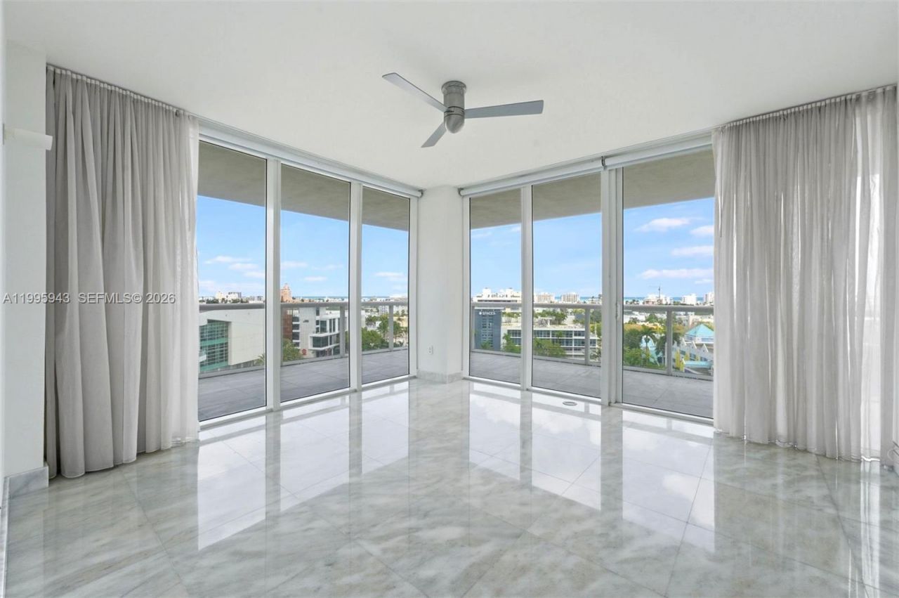 450 Alton Rd, Unit 910, Miami Beach, FL 33139 Photo