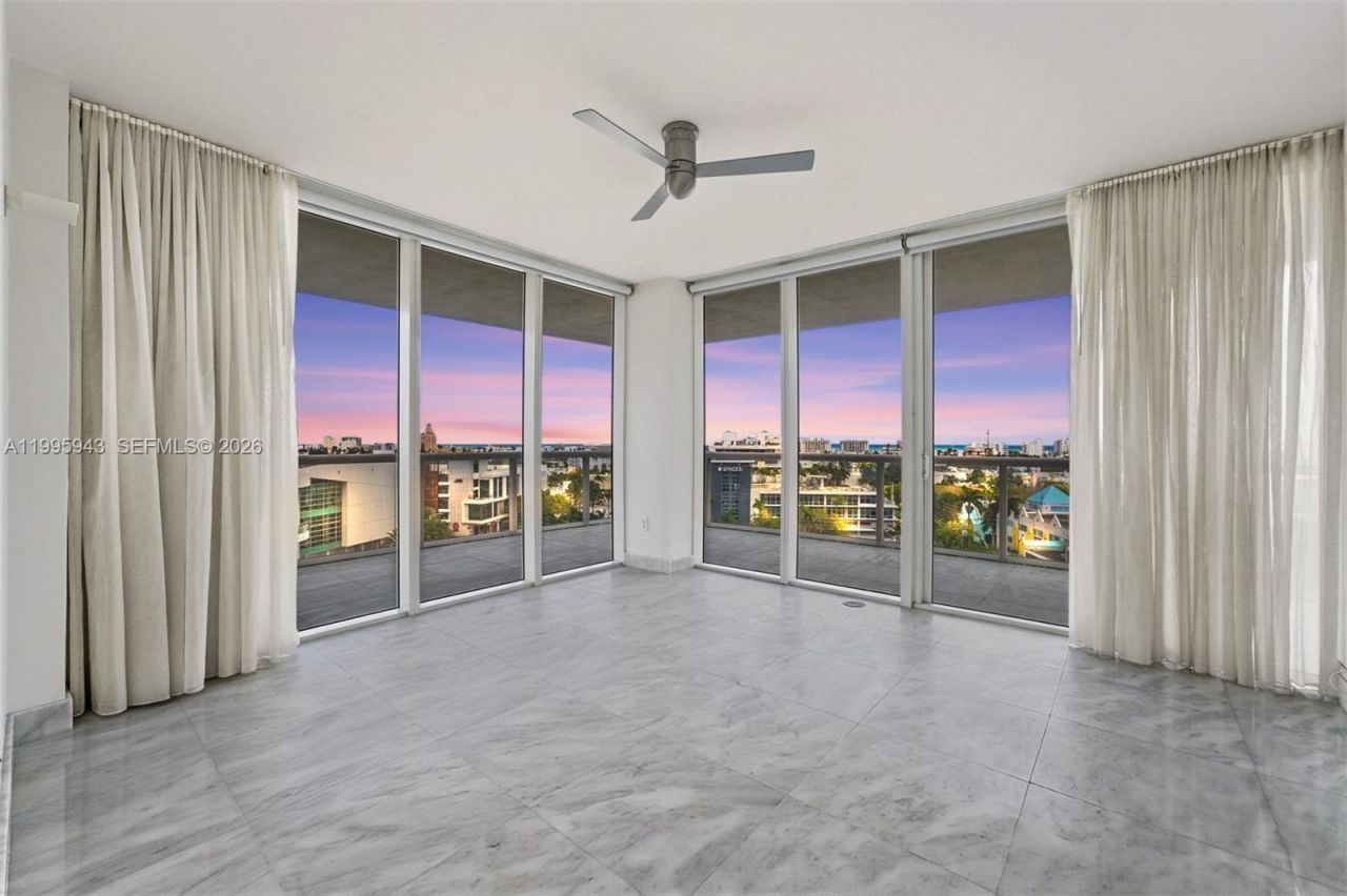 450 Alton Rd, Unit 910, Miami Beach, FL 33139 Photo