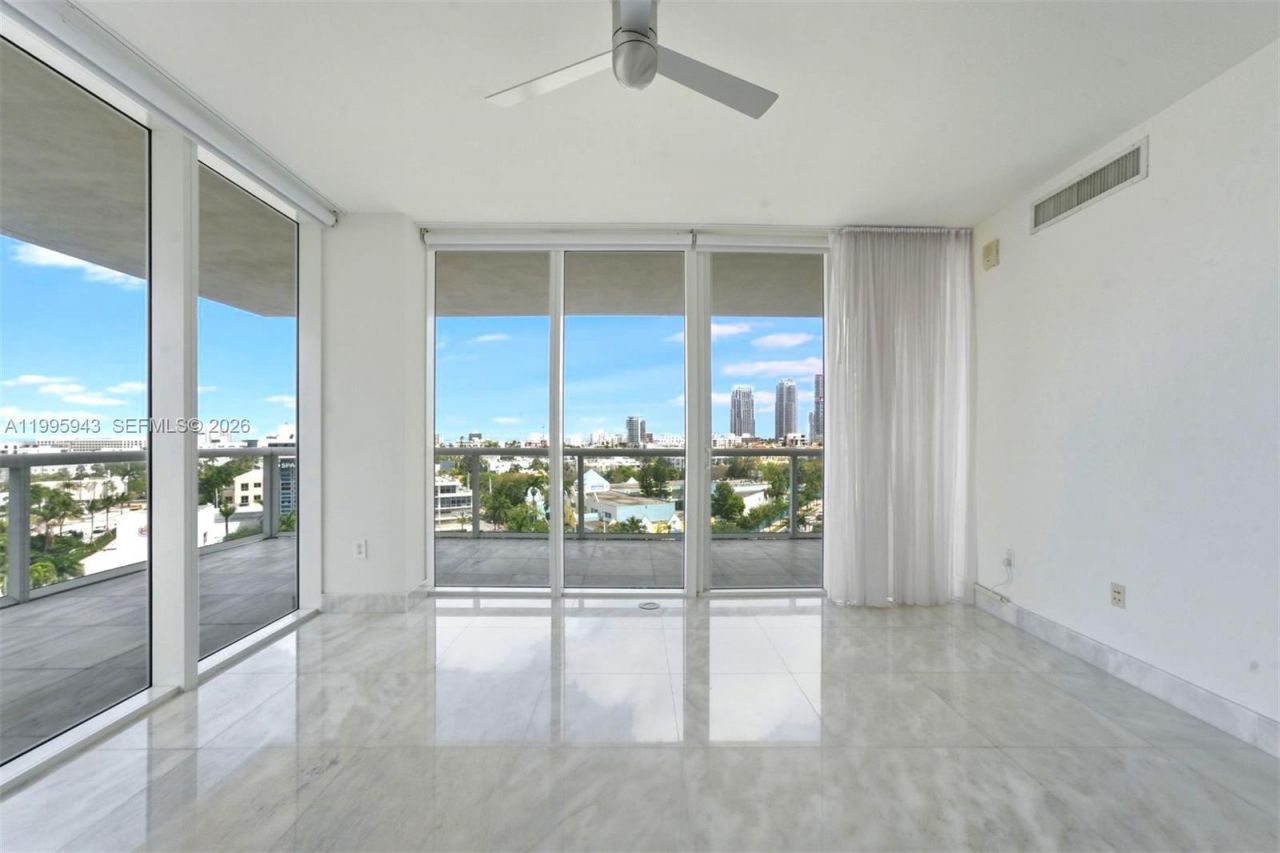 450 Alton Rd, Unit 910, Miami Beach, FL 33139 Photo