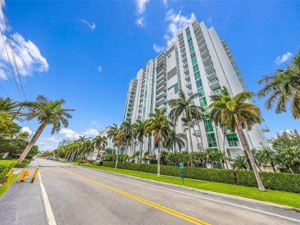 7928 East Dr , Unit 902, North Bay Village, FL 33141