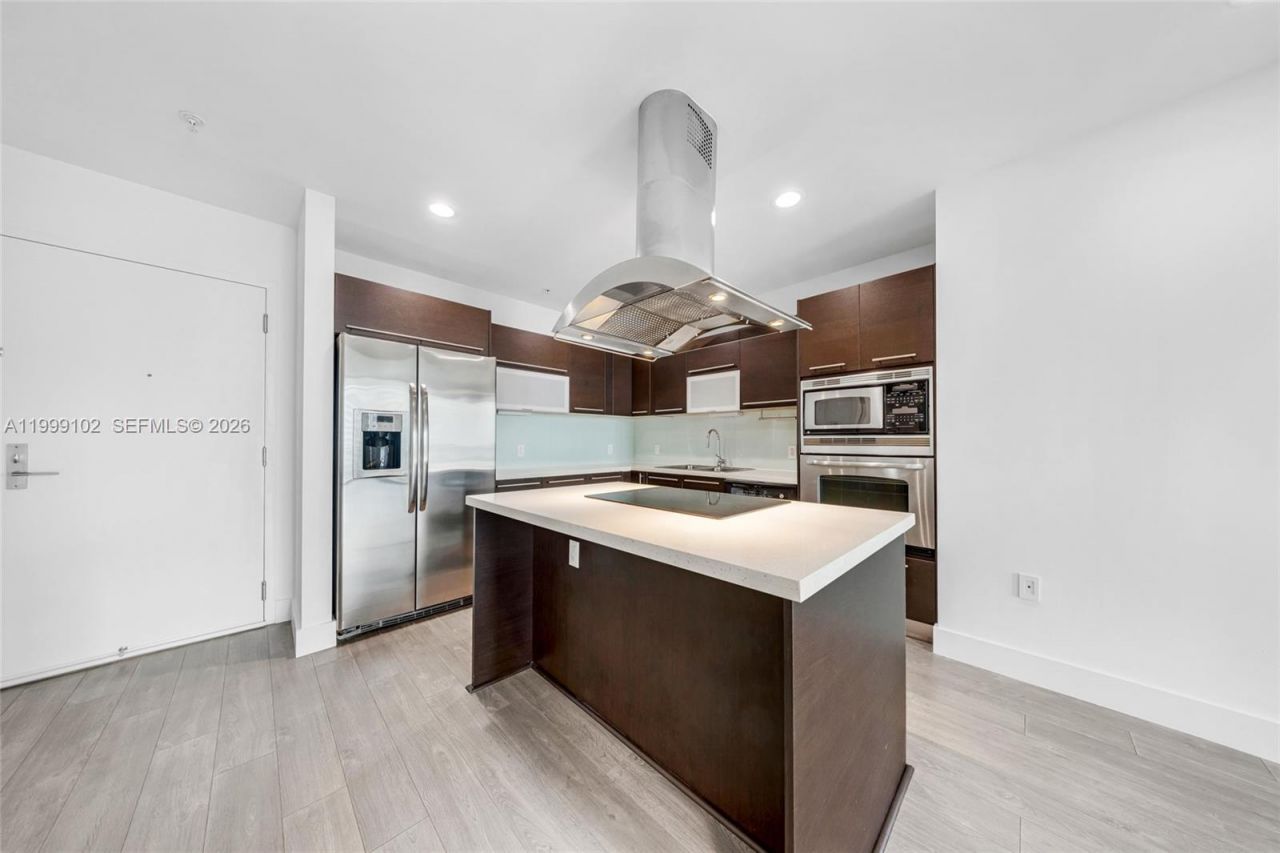 7928 East Dr, Unit 902, North Bay Village, FL 33141 Photo