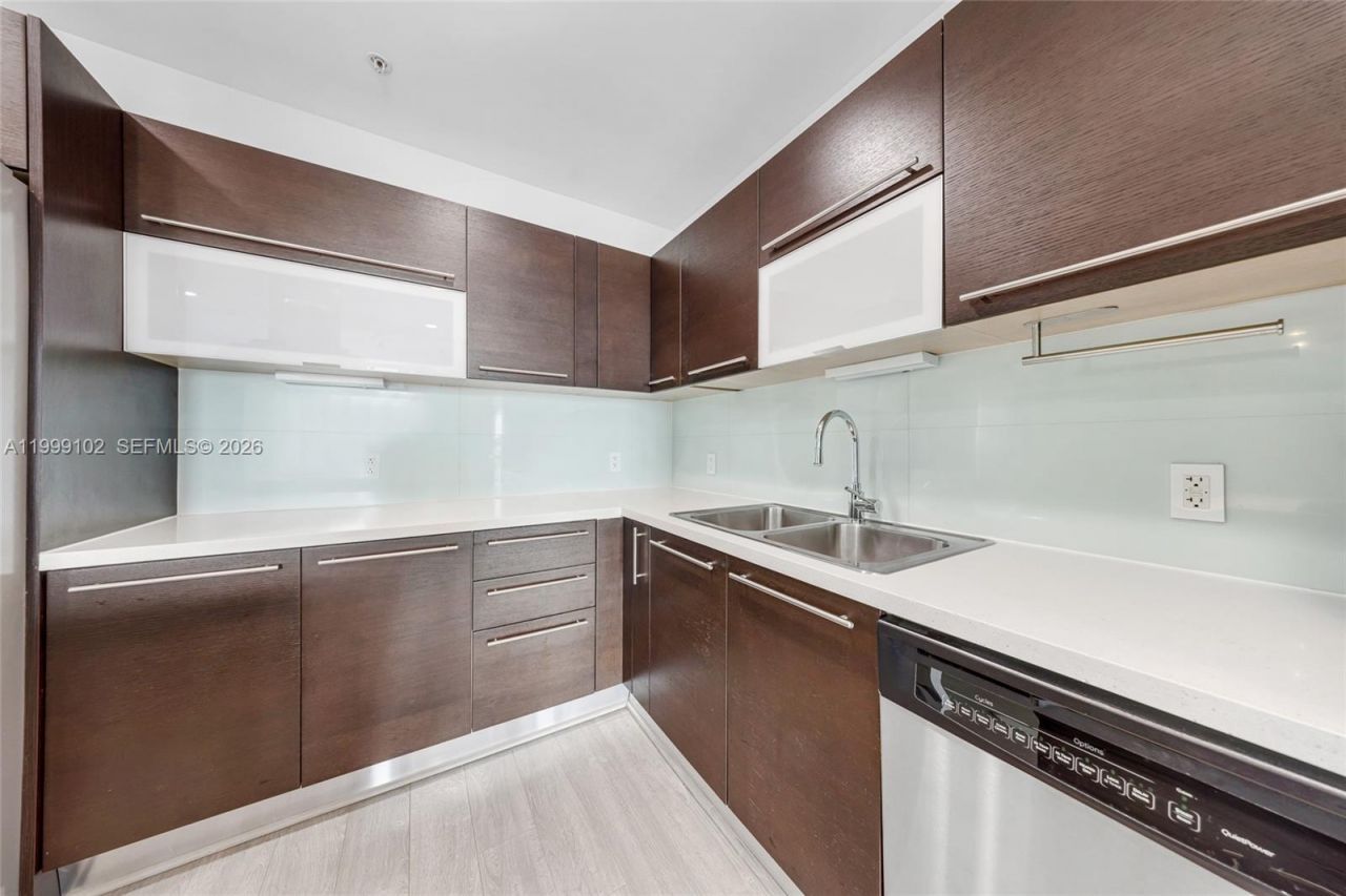 7928 East Dr, Unit 902, North Bay Village, FL 33141 Photo