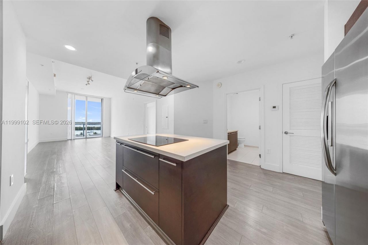 7928 East Dr, Unit 902, North Bay Village, FL 33141 Photo