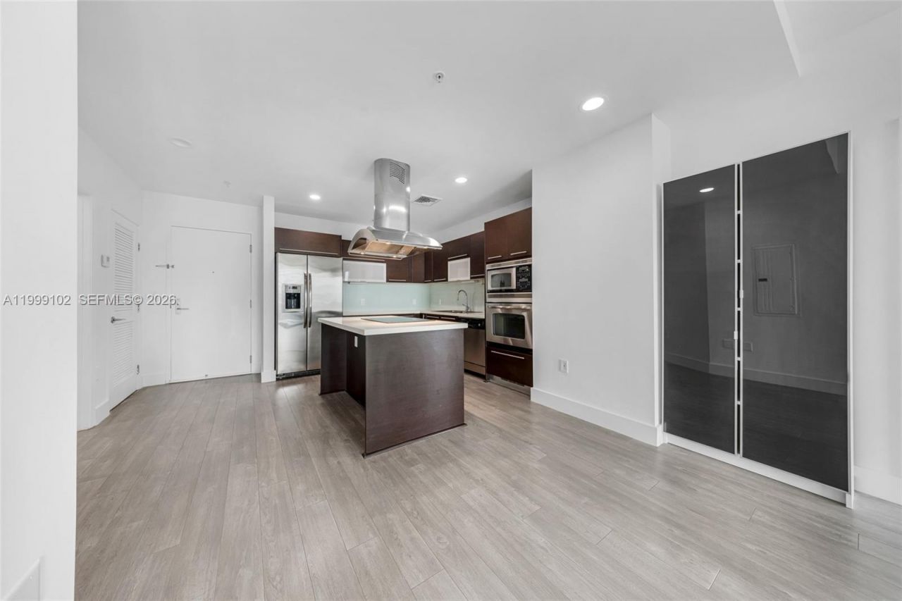 7928 East Dr, Unit 902, North Bay Village, FL 33141 Photo