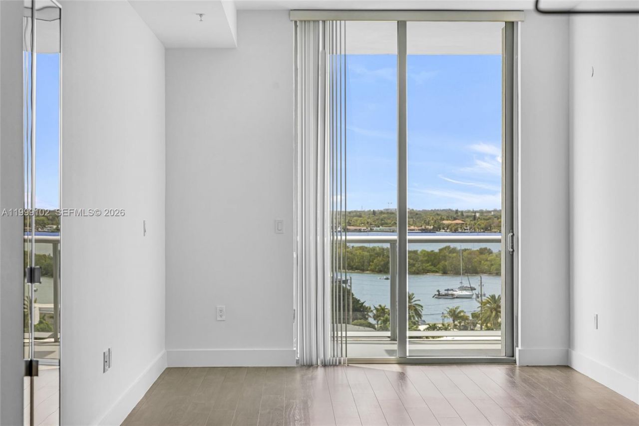7928 East Dr, Unit 902, North Bay Village, FL 33141 Photo