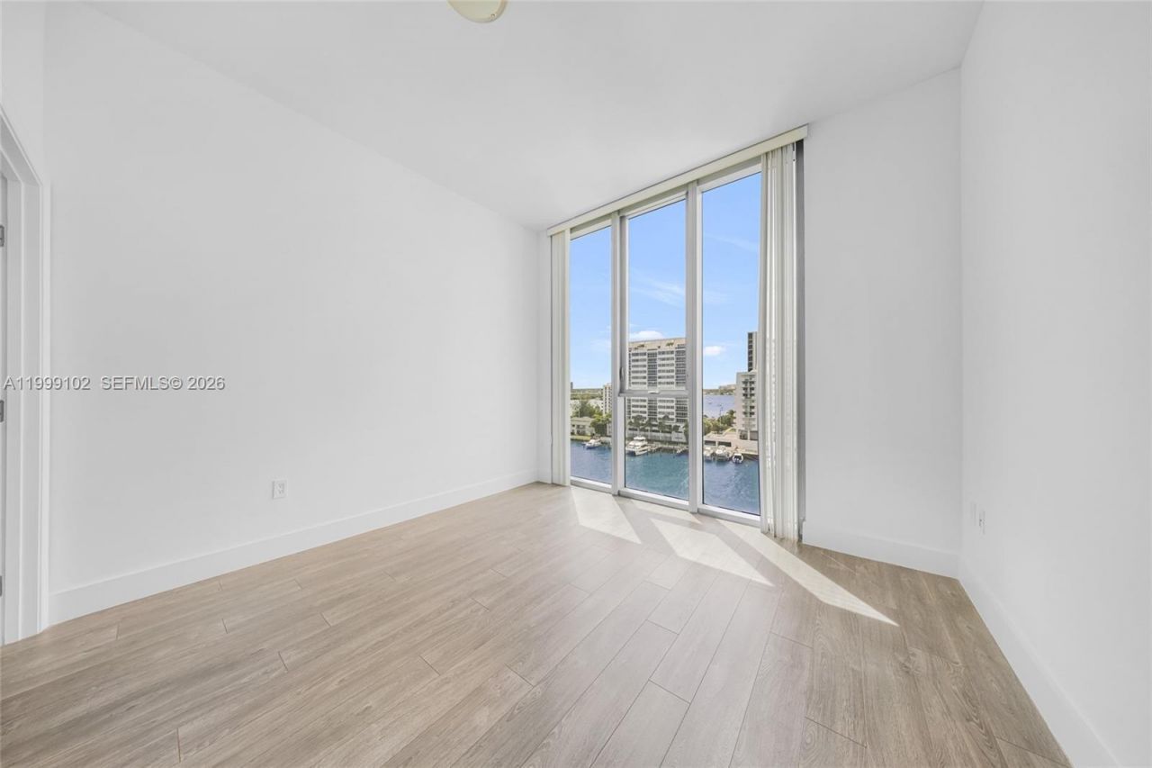 7928 East Dr, Unit 902, North Bay Village, FL 33141 Photo