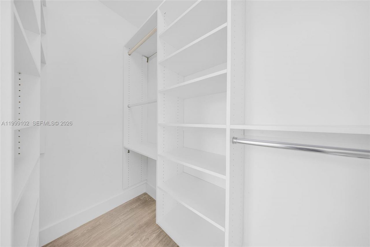 7928 East Dr, Unit 902, North Bay Village, FL 33141 Photo
