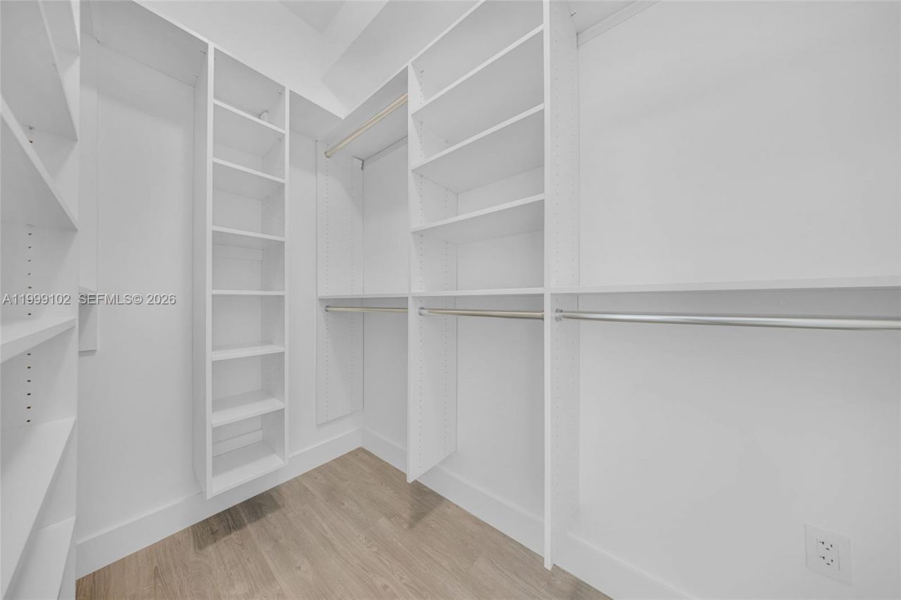 7928 East Dr, Unit 902, North Bay Village, FL 33141 Photo