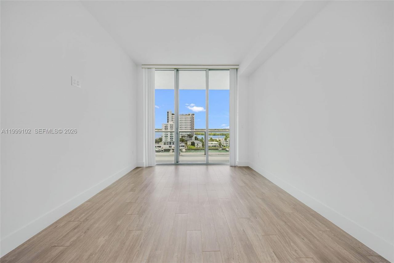 7928 East Dr, Unit 902, North Bay Village, FL 33141 Photo