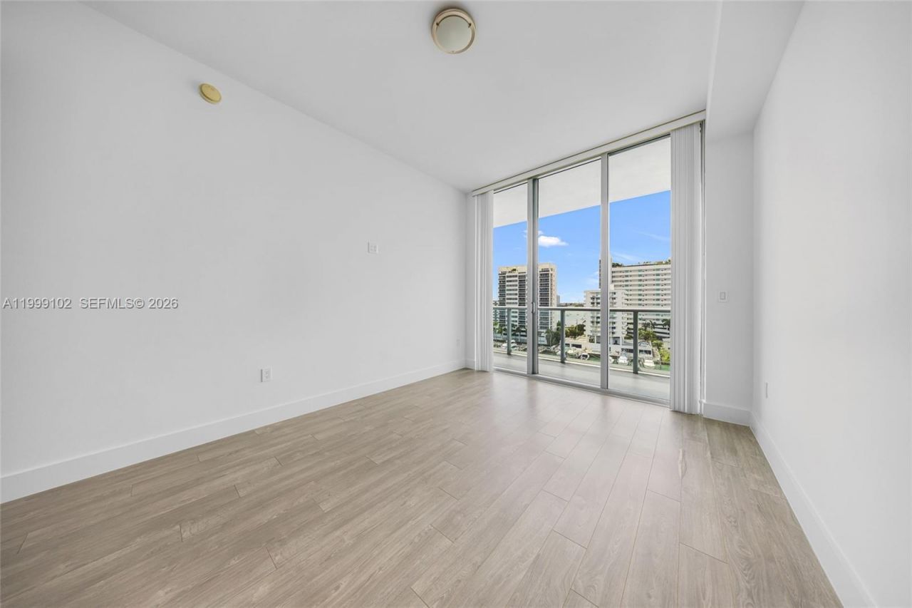7928 East Dr, Unit 902, North Bay Village, FL 33141 Photo