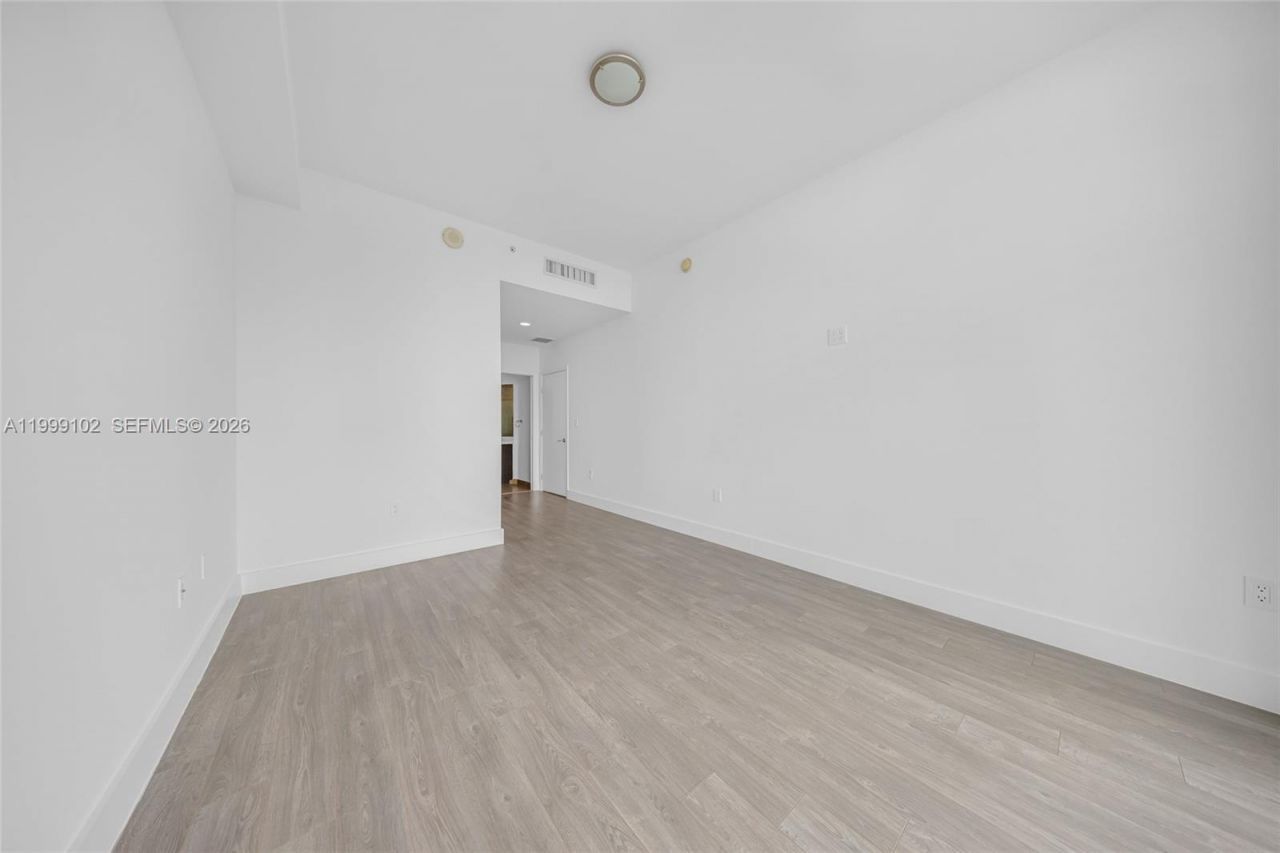 7928 East Dr, Unit 902, North Bay Village, FL 33141 Photo