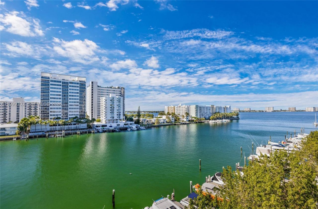 7928 East Dr, Unit 902, North Bay Village, FL 33141 Photo
