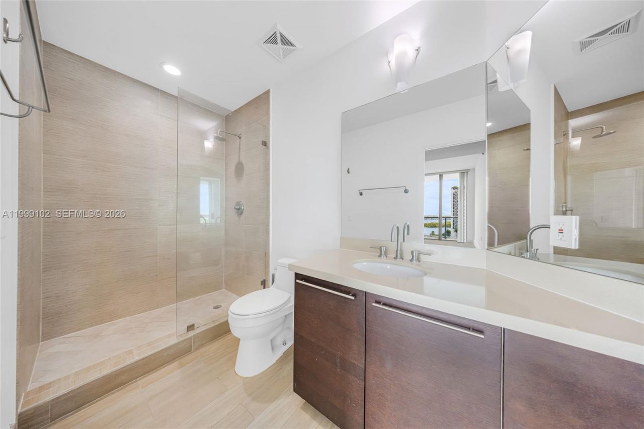 7928 East Dr, Unit 902, North Bay Village, FL 33141 Photo