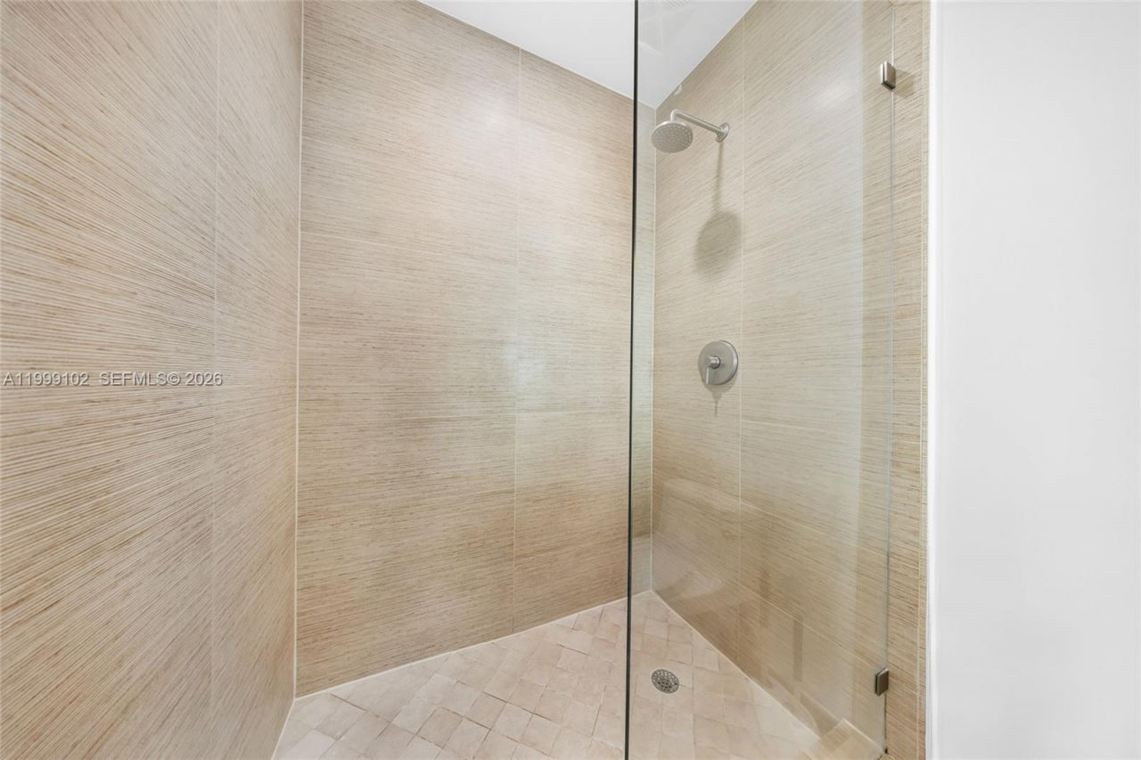 7928 East Dr, Unit 902, North Bay Village, FL 33141 Photo