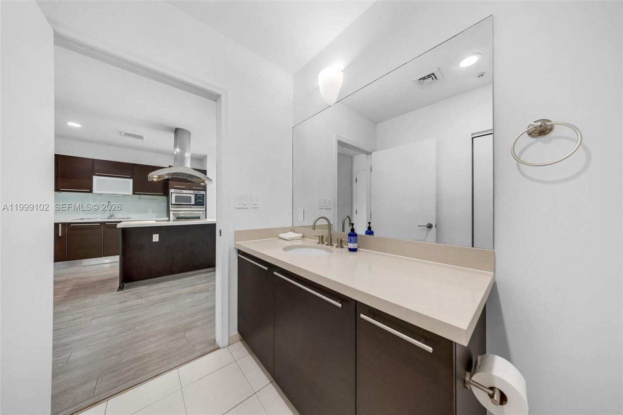 7928 East Dr, Unit 902, North Bay Village, FL 33141 Photo