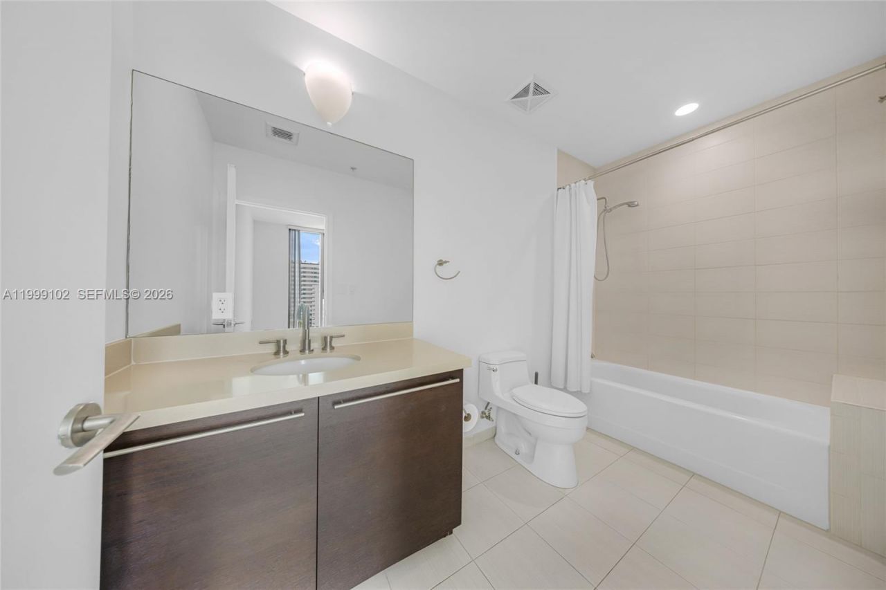 7928 East Dr, Unit 902, North Bay Village, FL 33141 Photo
