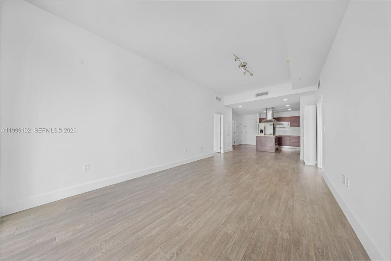 7928 East Dr, Unit 902, North Bay Village, FL 33141 Photo