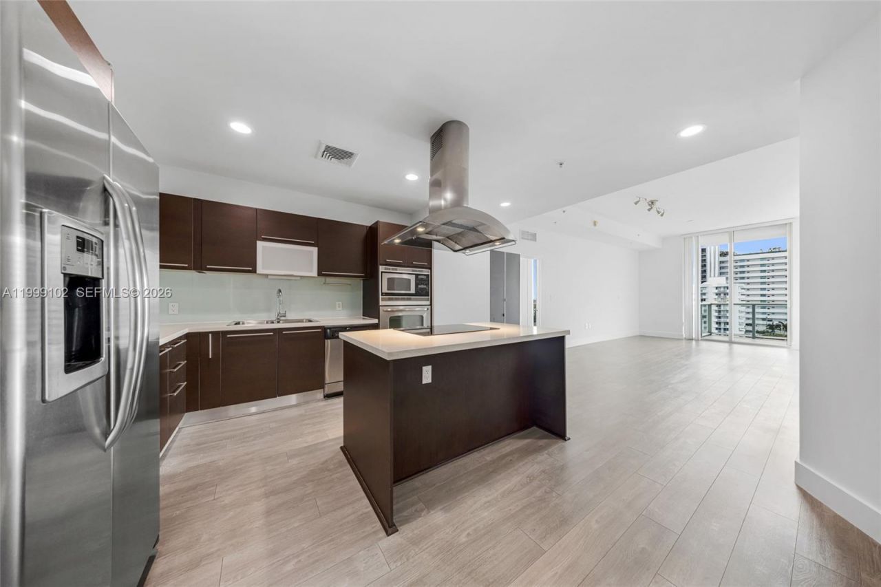 7928 East Dr, Unit 902, North Bay Village, FL 33141 Photo