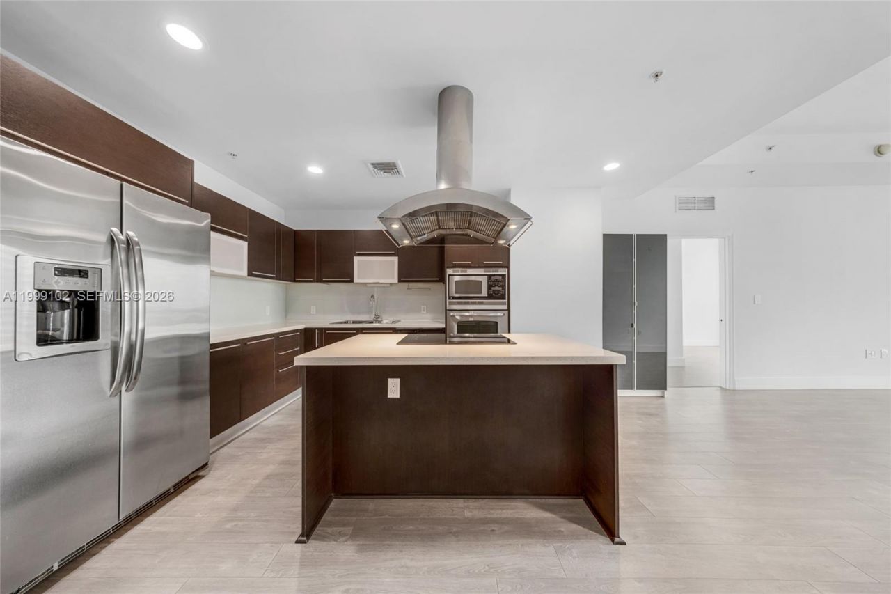 7928 East Dr, Unit 902, North Bay Village, FL 33141 Photo