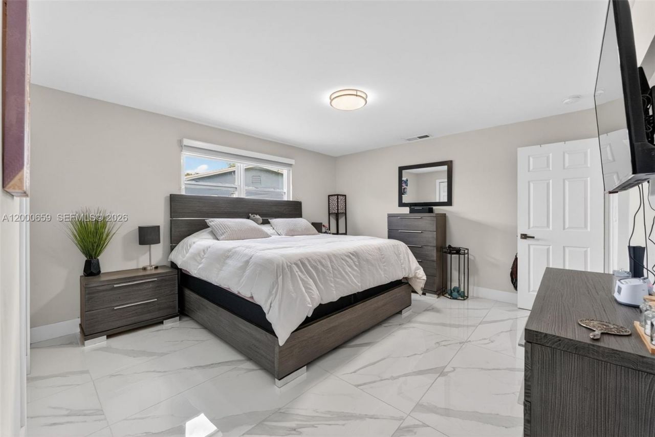 2051 NW 93rd Ln, Sunrise, FL 33322 Photo