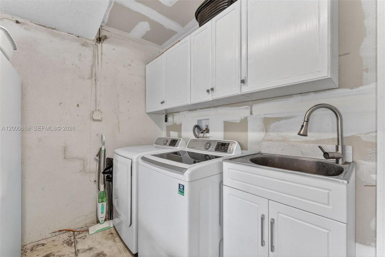 2051 NW 93rd Ln, Sunrise, FL 33322 Photo