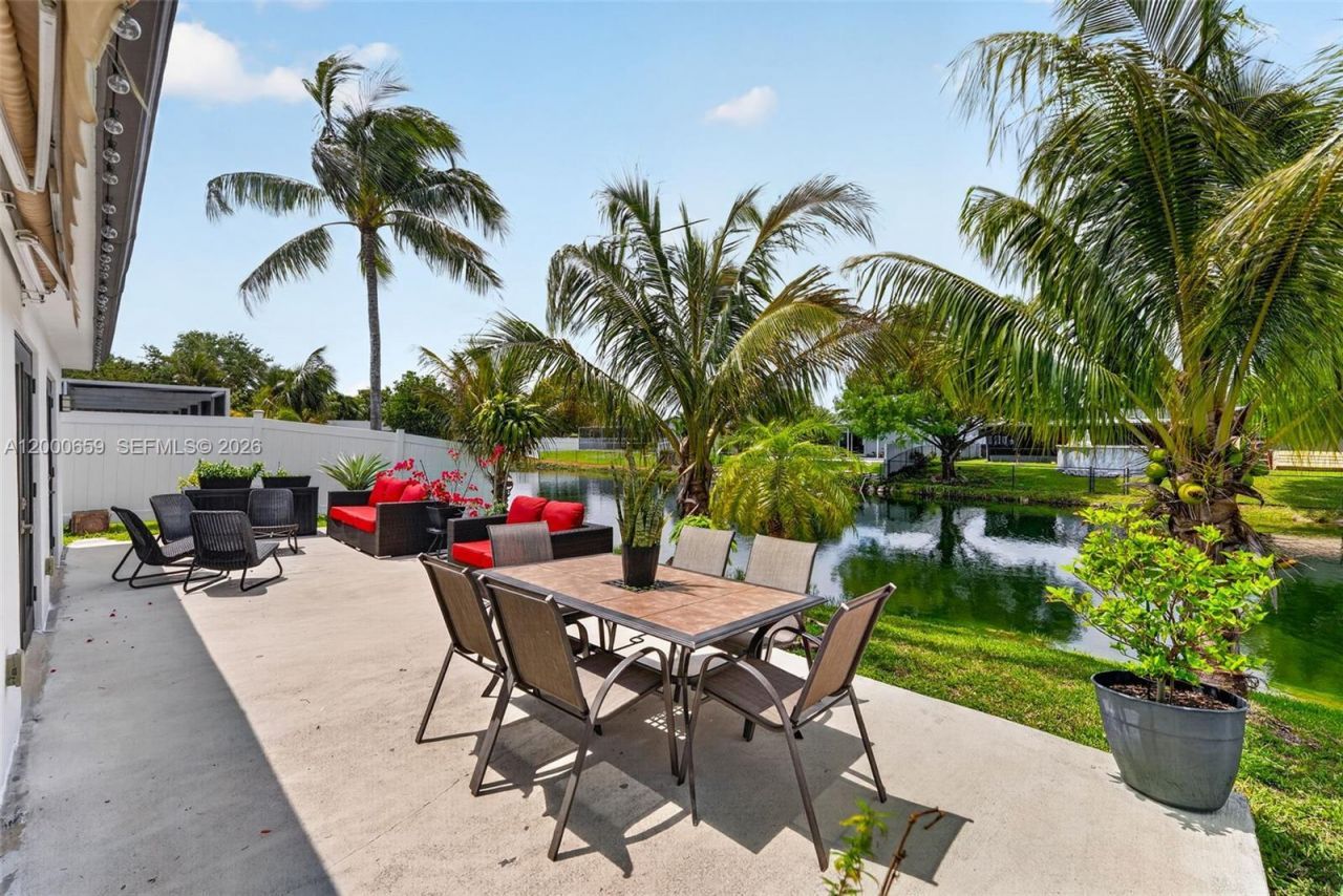 2051 NW 93rd Ln, Sunrise, FL 33322 Photo