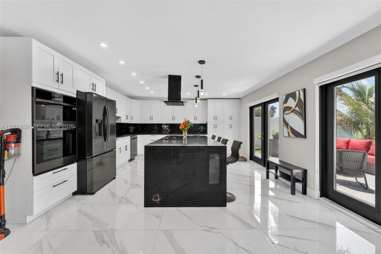 2051 NW 93rd Ln, Sunrise, FL 33322 Photo