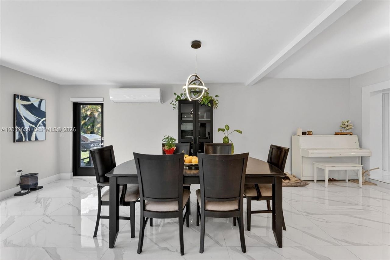 2051 NW 93rd Ln, Sunrise, FL 33322 Photo