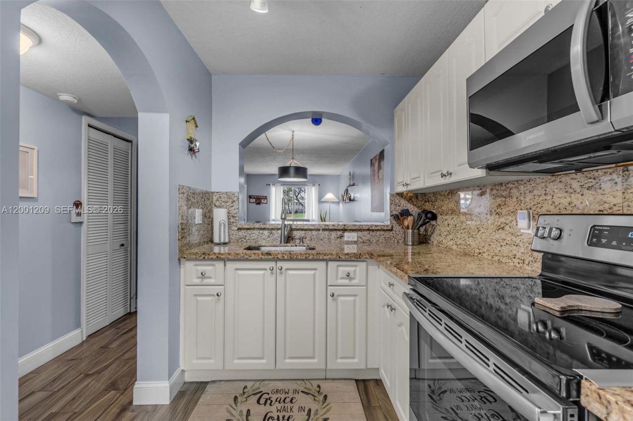 2721 SE 12th Pl, Unit 102, Homestead, FL 33035 Photo